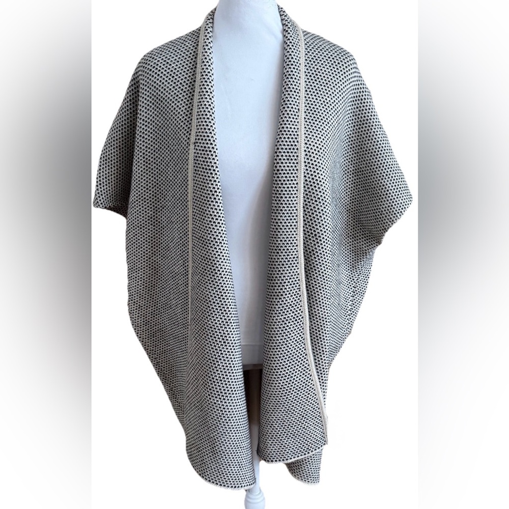 LOFT  Tan + Black Patterned Knit Sweater Poncho Cape One Size Fits Most